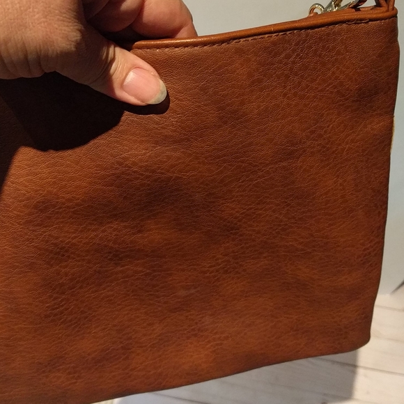 🍀🍀 Croosbody bag by Charming Charlie 🌸🌺🍀 - Picture 4 of 4